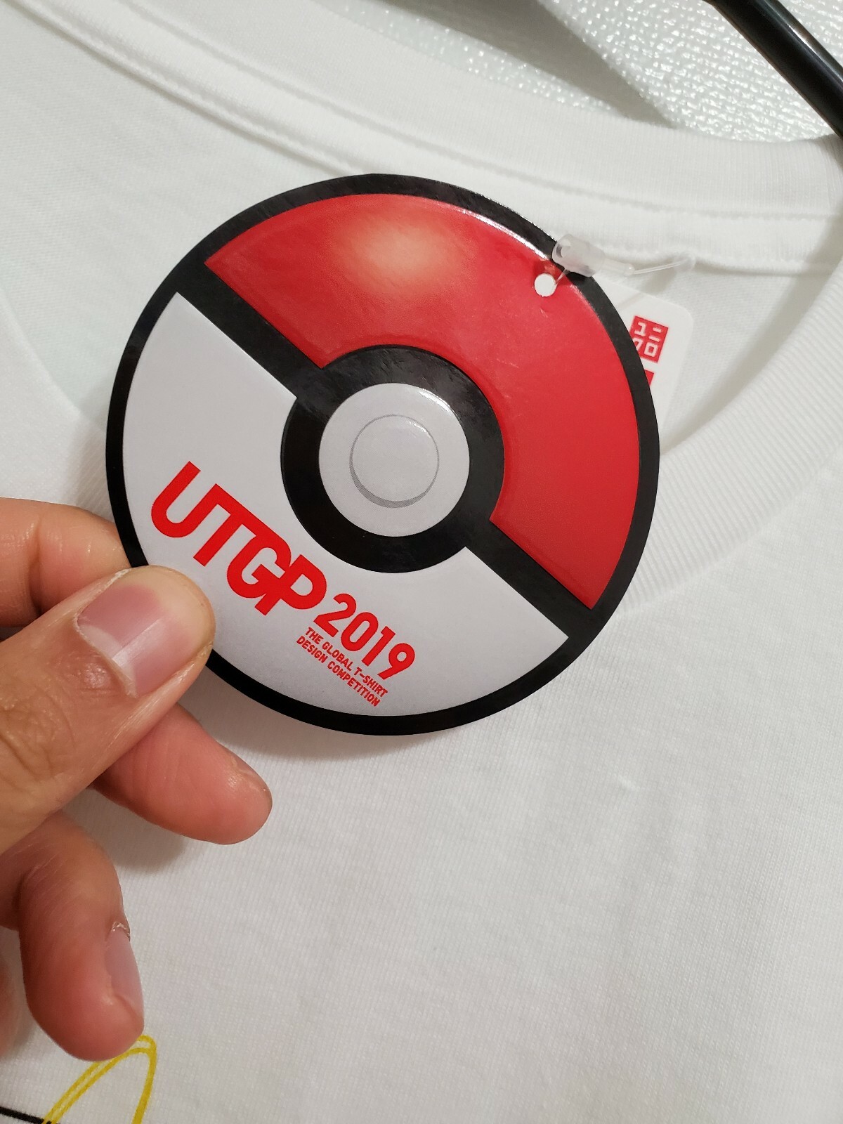 US SELLER- UNIQLO MENS UTGP POKEMON UT (GRAPHIC T-SHIRT, SHORT SLEEVE) PIKACHU