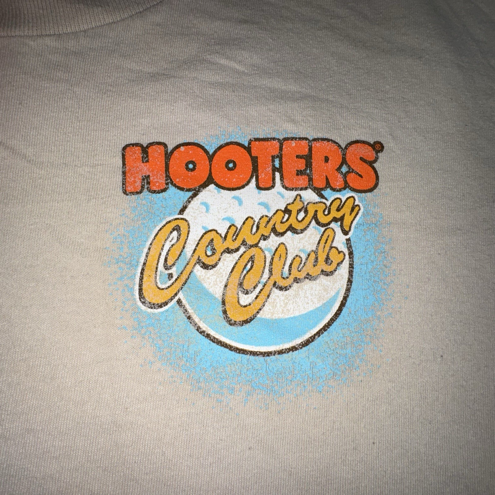 Hooters Country Club Graphic T-Shirt Mens 2XL Beige Golf Cotton Tee