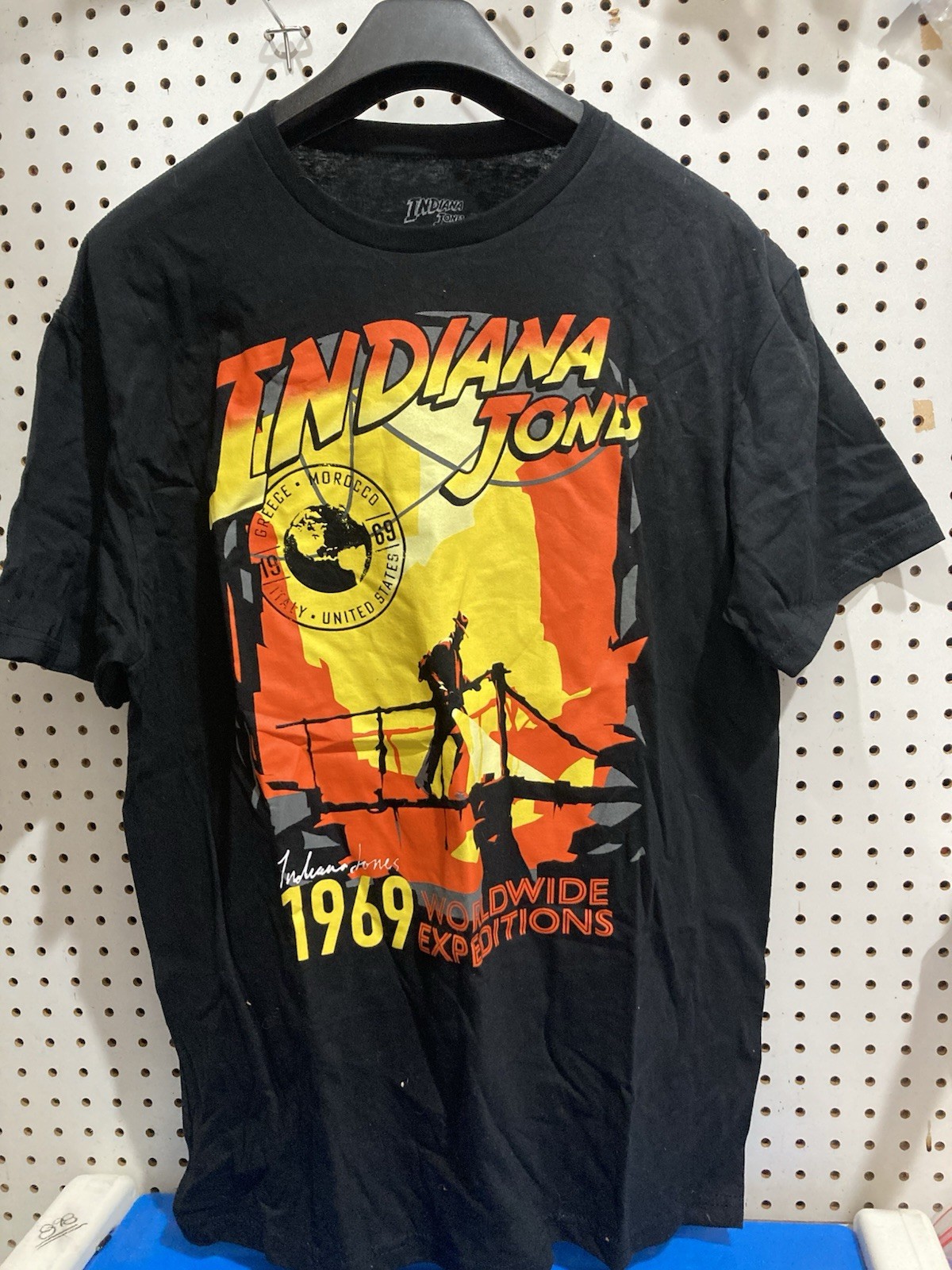 Men’s Black Indiana Jones T-Shirt 1969 Worldwide Expeditions Size Large 42-44