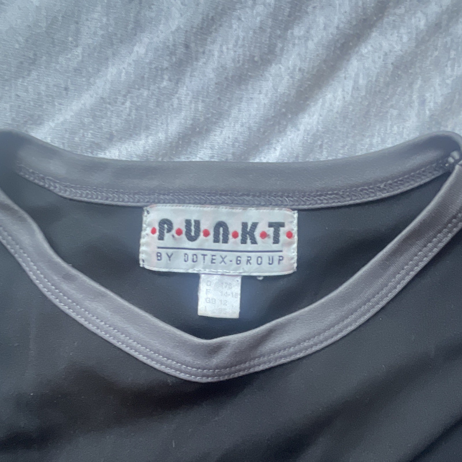 Punkt by Dotex-Group Men’s Black/Gray Solid Sleeveless Crew Neck Logo Tee M PUNK